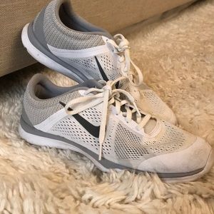 White nike training shoes